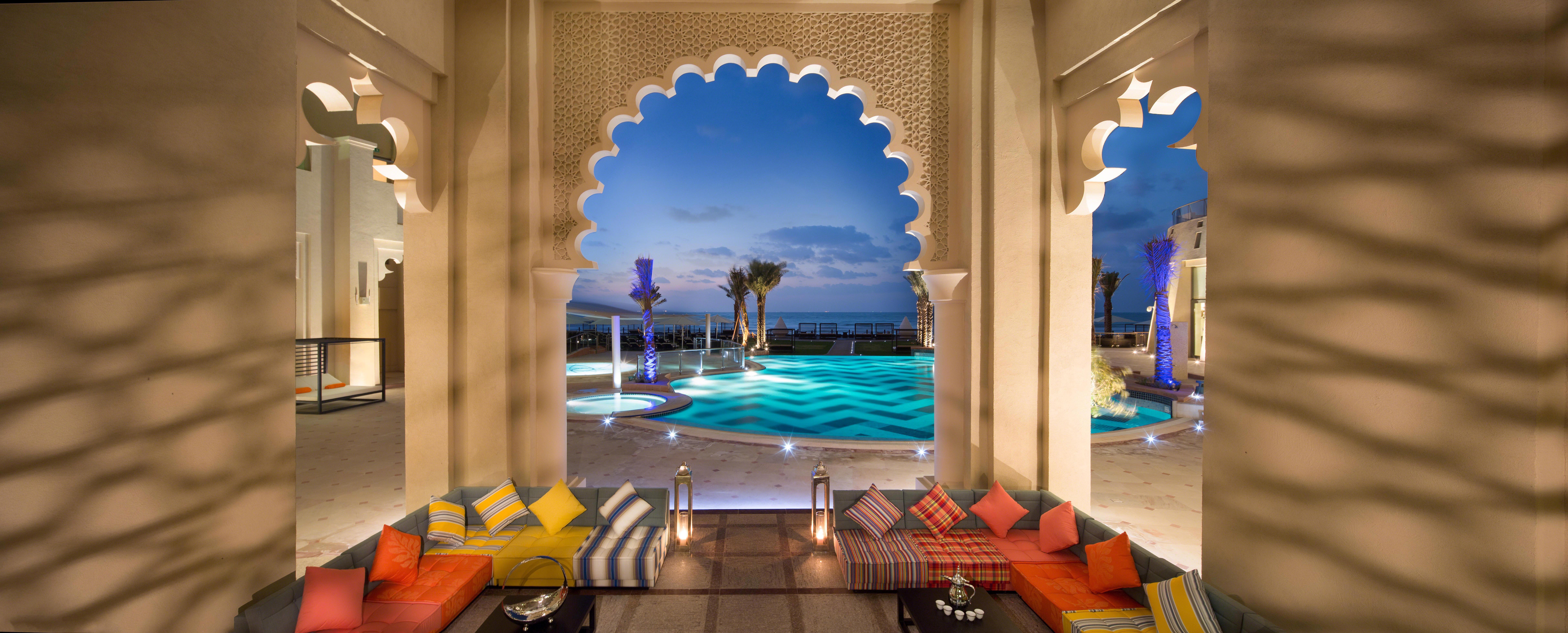 Bahi Ajman Palace Hotel Exterior foto The pool at the hotel